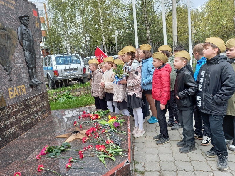 Обучающиеся 4б класса побывали в Парке десантников.